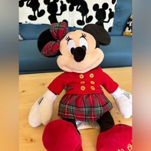 Minnie Mouse stuffy Official Disney store Christmas Minnie Mouse stuffed animal